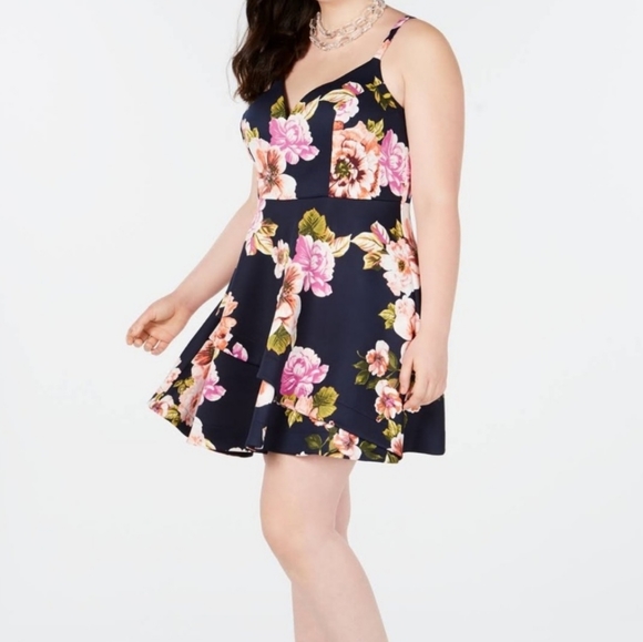 SPEECHLESS Floral Party Dress (Curvy) - Picture 2 of 7